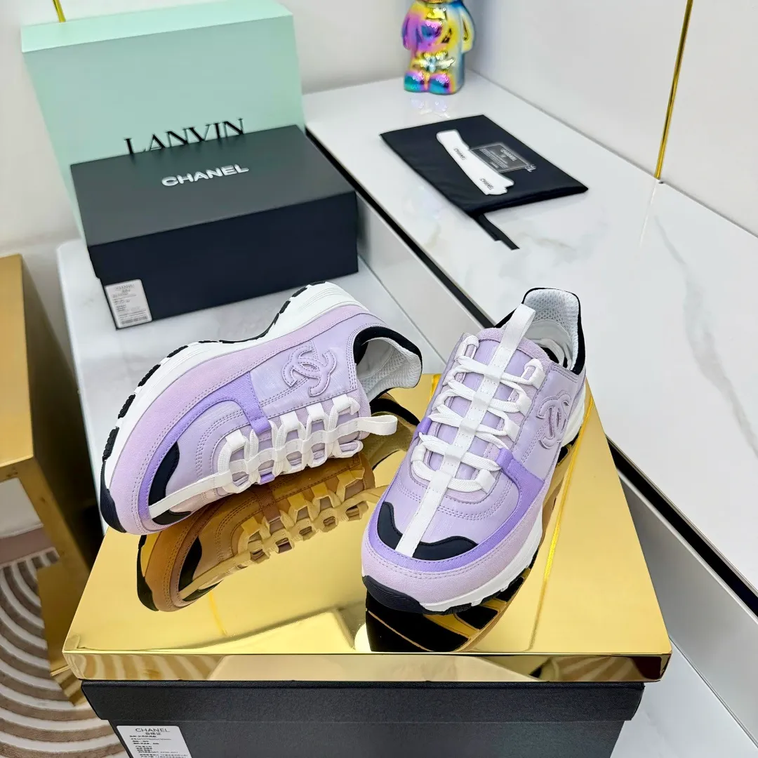 👟👟Ex-factory price 600👟👟High quality! ! ! CHANEL Chanel 25A latest thick-soled casual sports shoes. The counter is synchronized. The counter is very popular. It is a shoe that is very difficult to buy. The most popular thick-soled casual shoes on the Internet. As you can imagine, the most popular thick-soled casual shoes can not be missed. It has both good looks and comfort. Simple and versatile. The thick sole increases the height and is super versatile. Whoever wears it will look better. Upper: cowhide stitching. Lining: breathable mesh. Outsole: TPU original outsole. Size: 35-41 👉